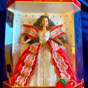NWOT 1997 Holiday Barbie